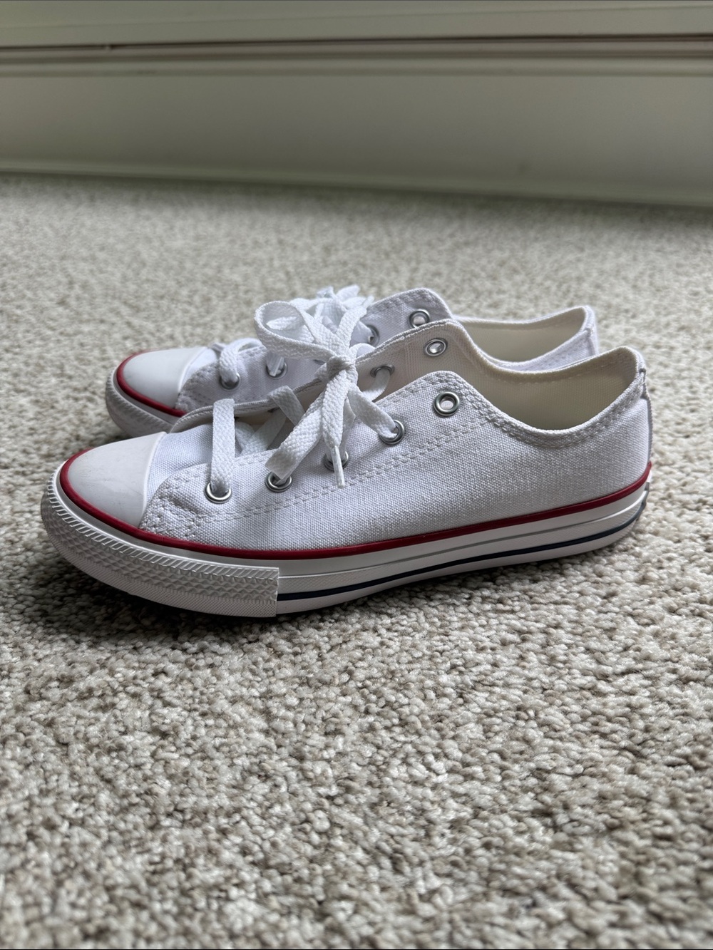 Converse Kids White Canvas Low-Top Sneakers with Red Stripe
